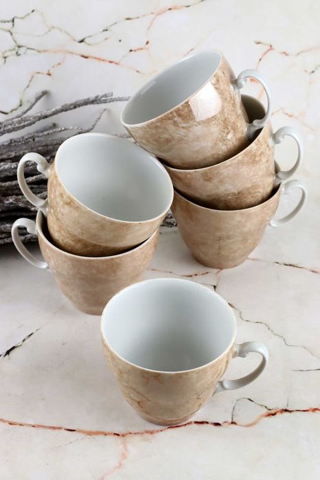 Porcelanowa filiżanka w kolorze jasnego brązu Włocławek porcelana prl