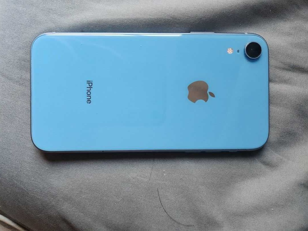 Apple Iphone XR 128gb Blue (8чохлів + 4 скла в подарунок)