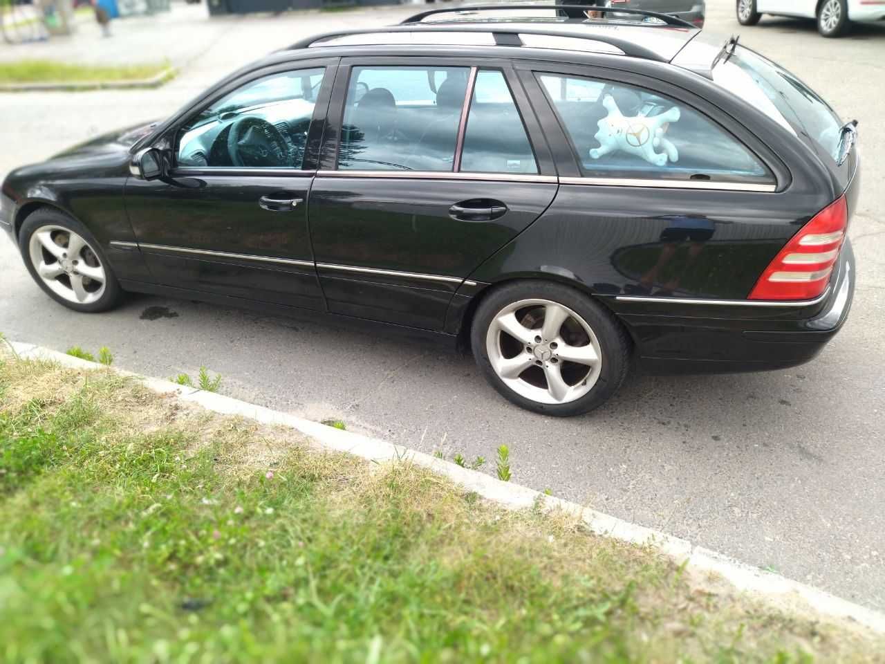 Mersedes-Benz  C200