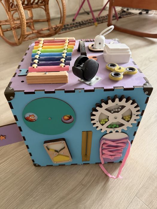 Продам Бізікуб