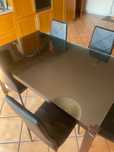 Mesa cozinha usada e 4 cadeiras novas