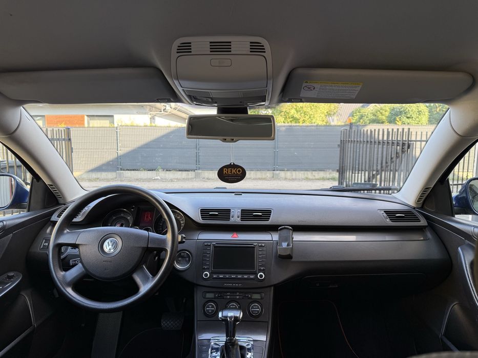Volkswagen Passat B6 2.0 TDI Automat Model:2006 Navi Klimatronik !!!