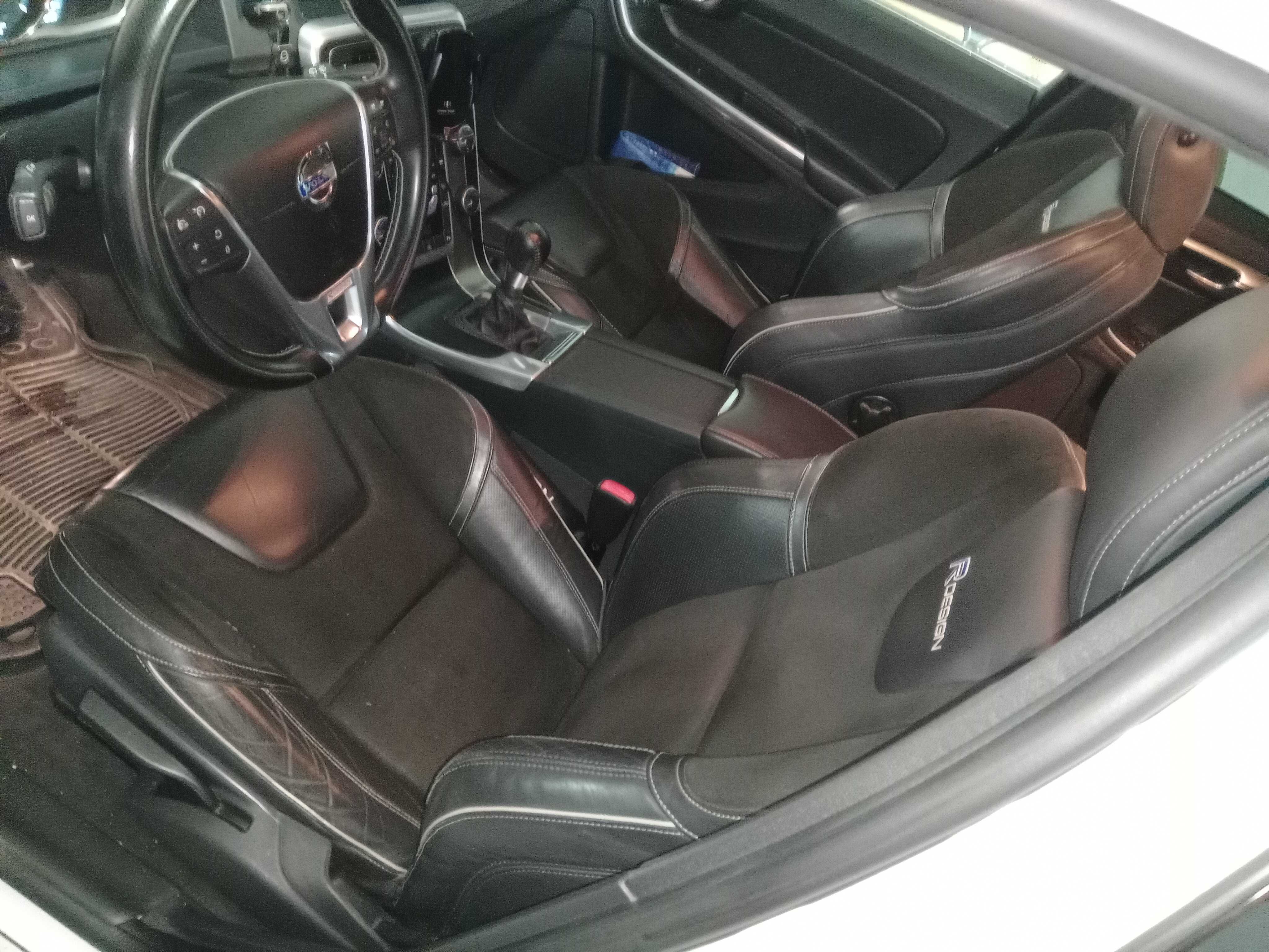 Volvo v60 R design D2 115cv 2014