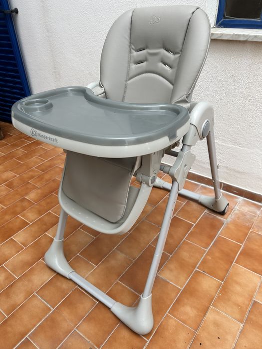 Cadeira de alimentação infantil