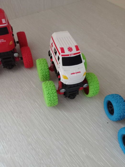 новые машинки спецтехника инерционный монстр трак перевертыш