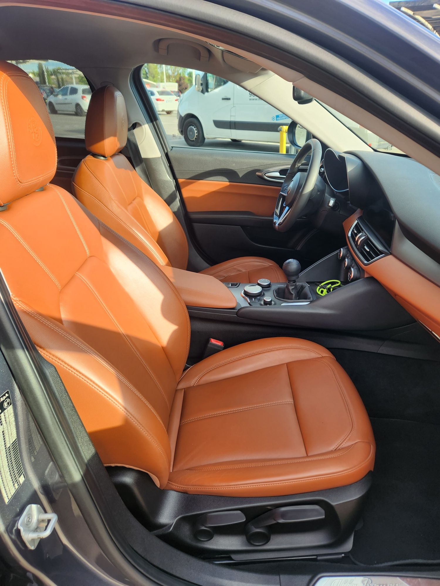 Alfa Romeo Giulia motor 2.2 com 205.000 km como novo Aceito retoma