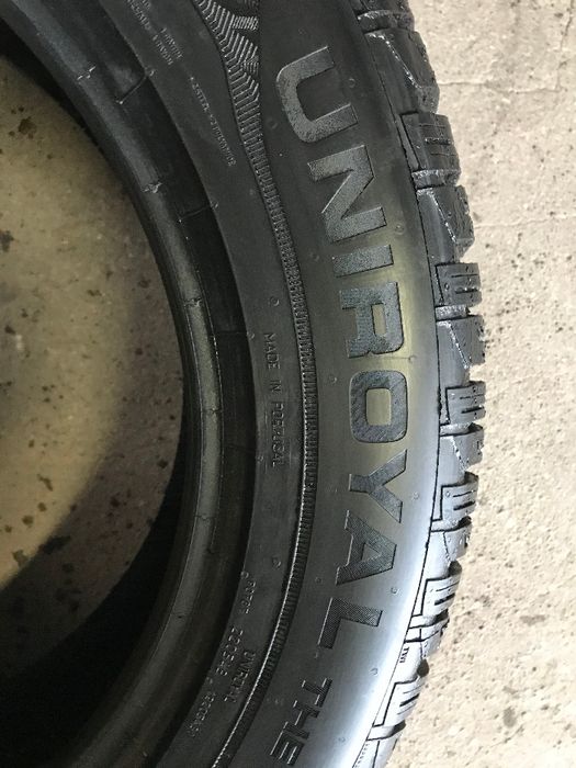 Opona 235 60 R18 Uniroyal zima