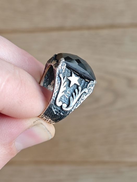 Шикарний срібний перстень з оніксом