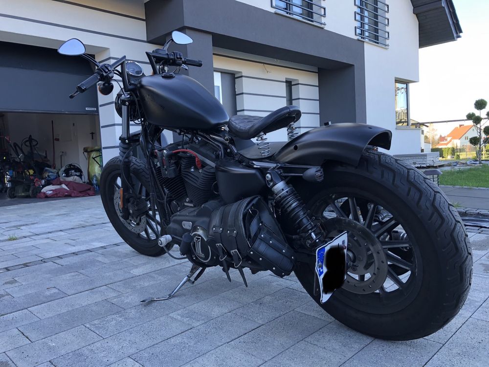 Harley Davidson Iron 883 sportster custom bobber