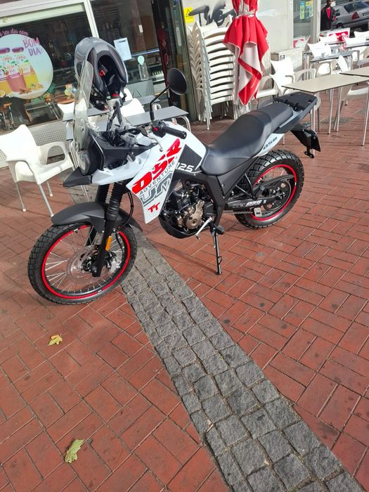 Vendo mota praticamente nova
