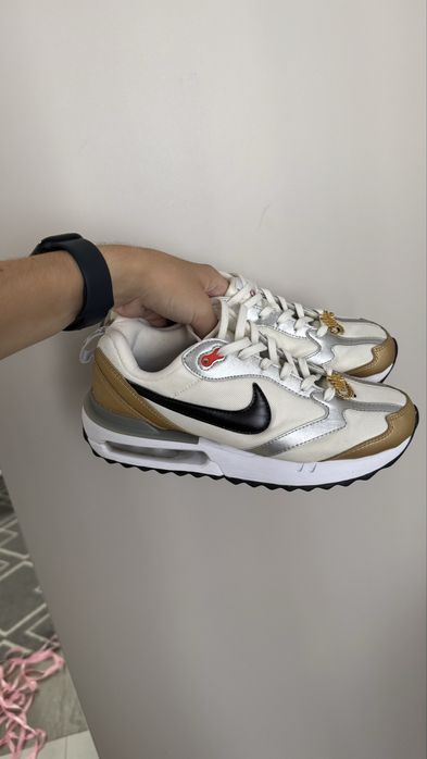 Жіночі кросівки Nike W Air Max Dawn Se