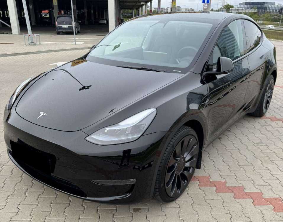 Tesla Model Y, 82 кВт, 2023