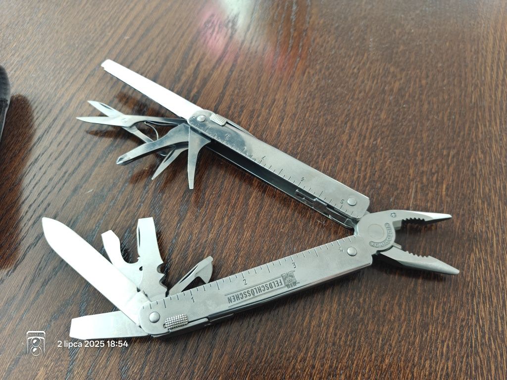 Multitool scyzoryk Victorinox Swisstool