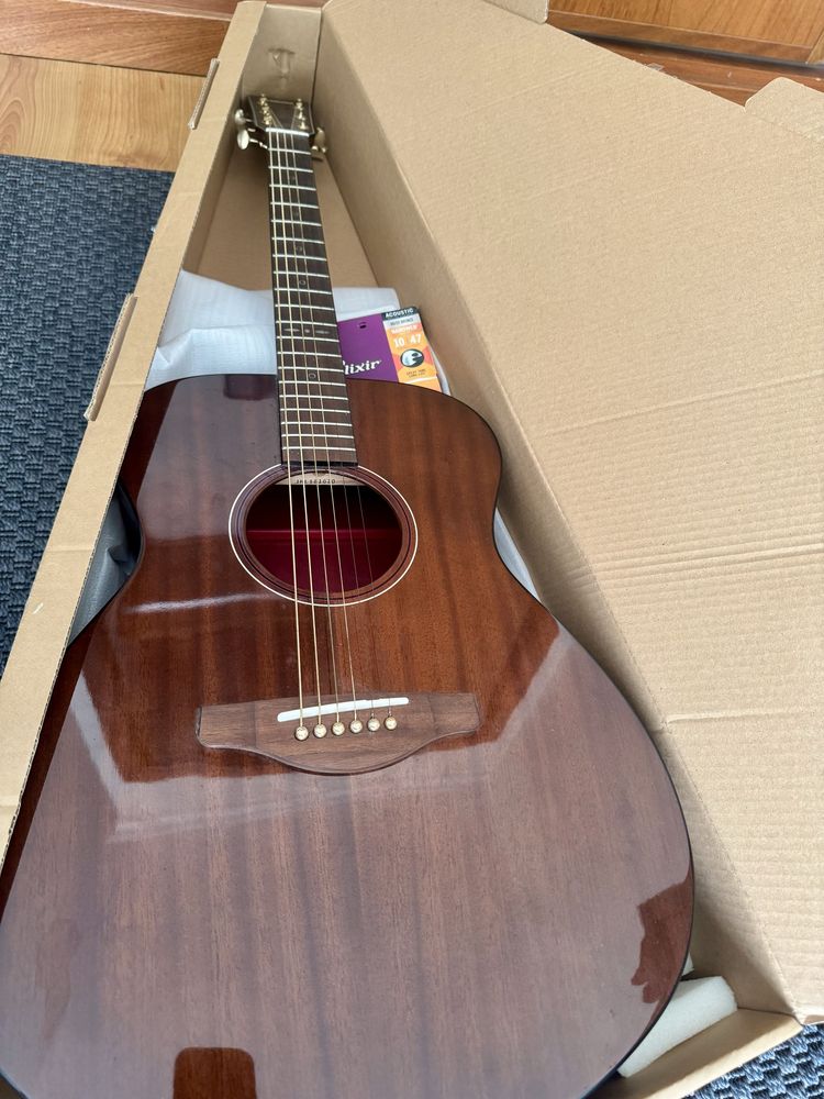 Guitarra Yamaha Storia III
