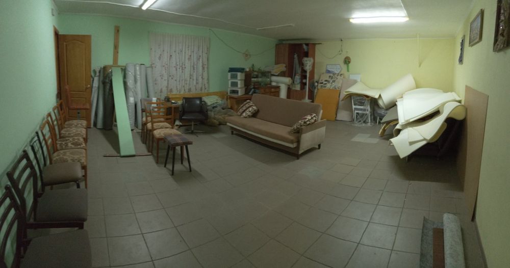 Приміщення для бізнесу з бізнесом і будинком.