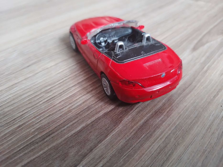 BMW Z4; Rastar 1:43