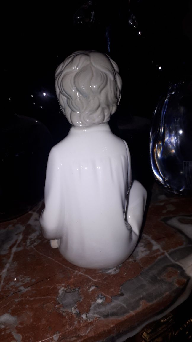 Chłopiec ze świeczką Zaphir porcelana 15 cm