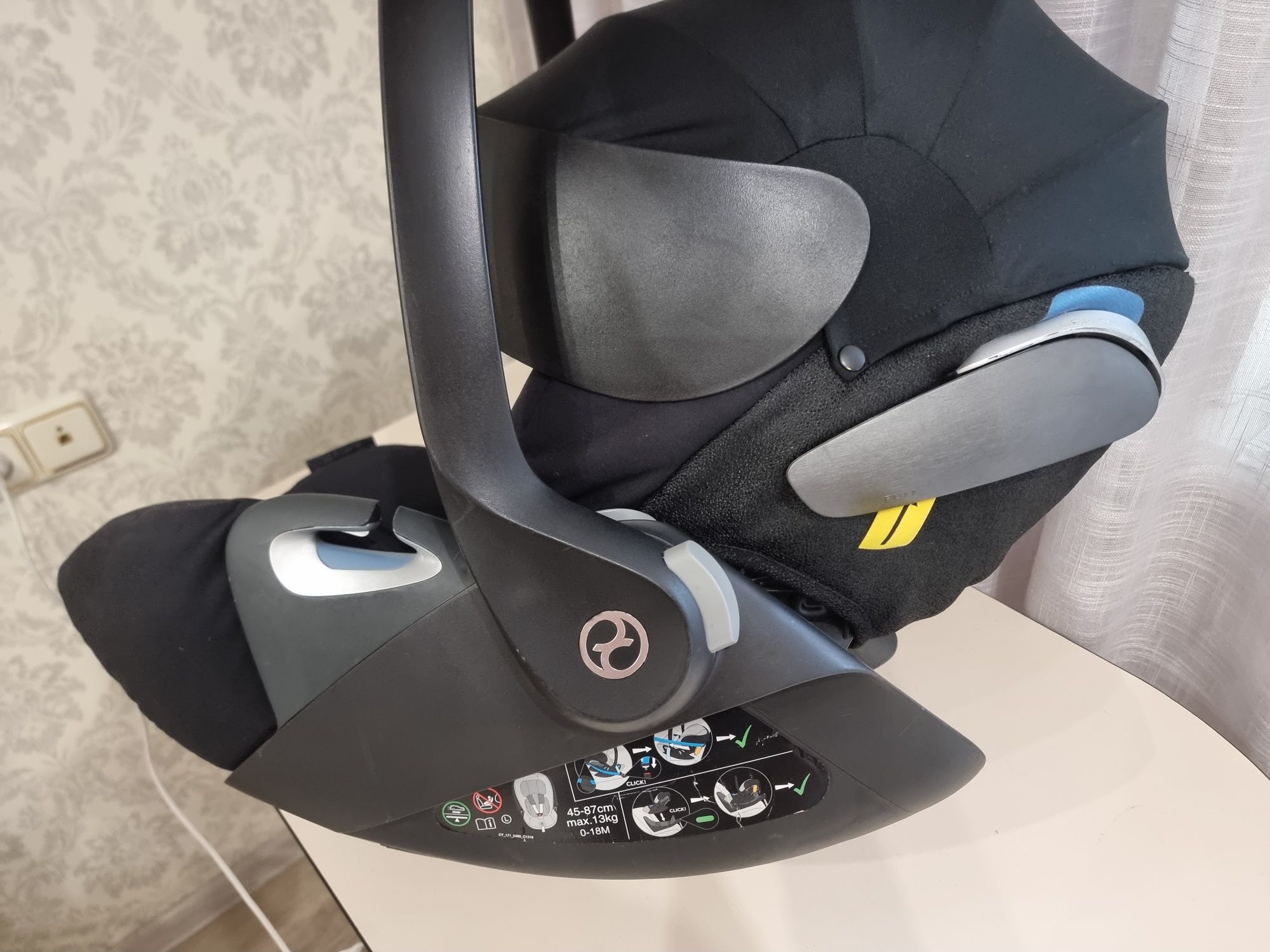 Автокрісло люлька Cybex Cloud i-size