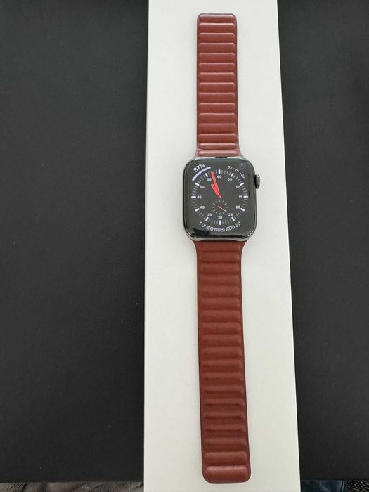 Apple Watch Series 8 GPS + Cellular, Caixa aço inoxidável grafite 45mm