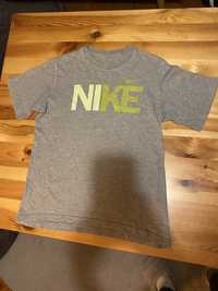 T-shirt,Nike 140-152,9-11lat,dl 52,szer 40