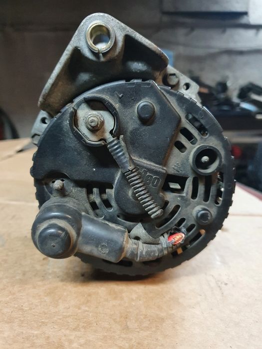 Alternator Volvo 1.9Dti v40/s40 Renault