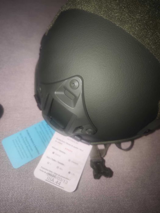 Hełm fast zielony nowy kevlar 1/3 ceny certyfikaty