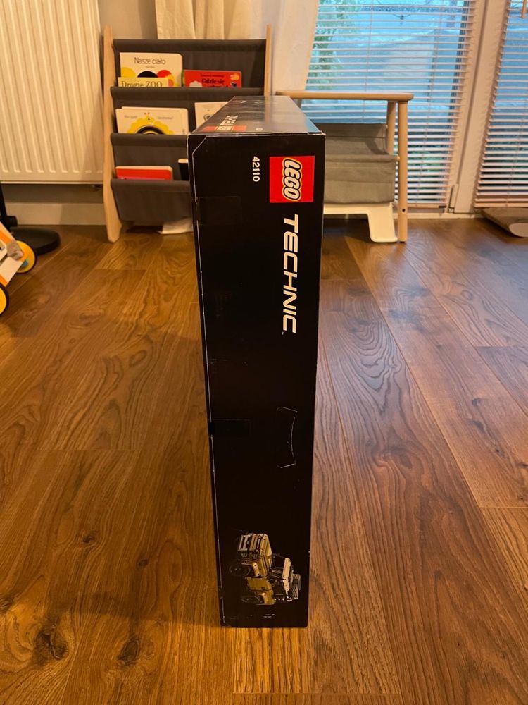 Lego defender 42110