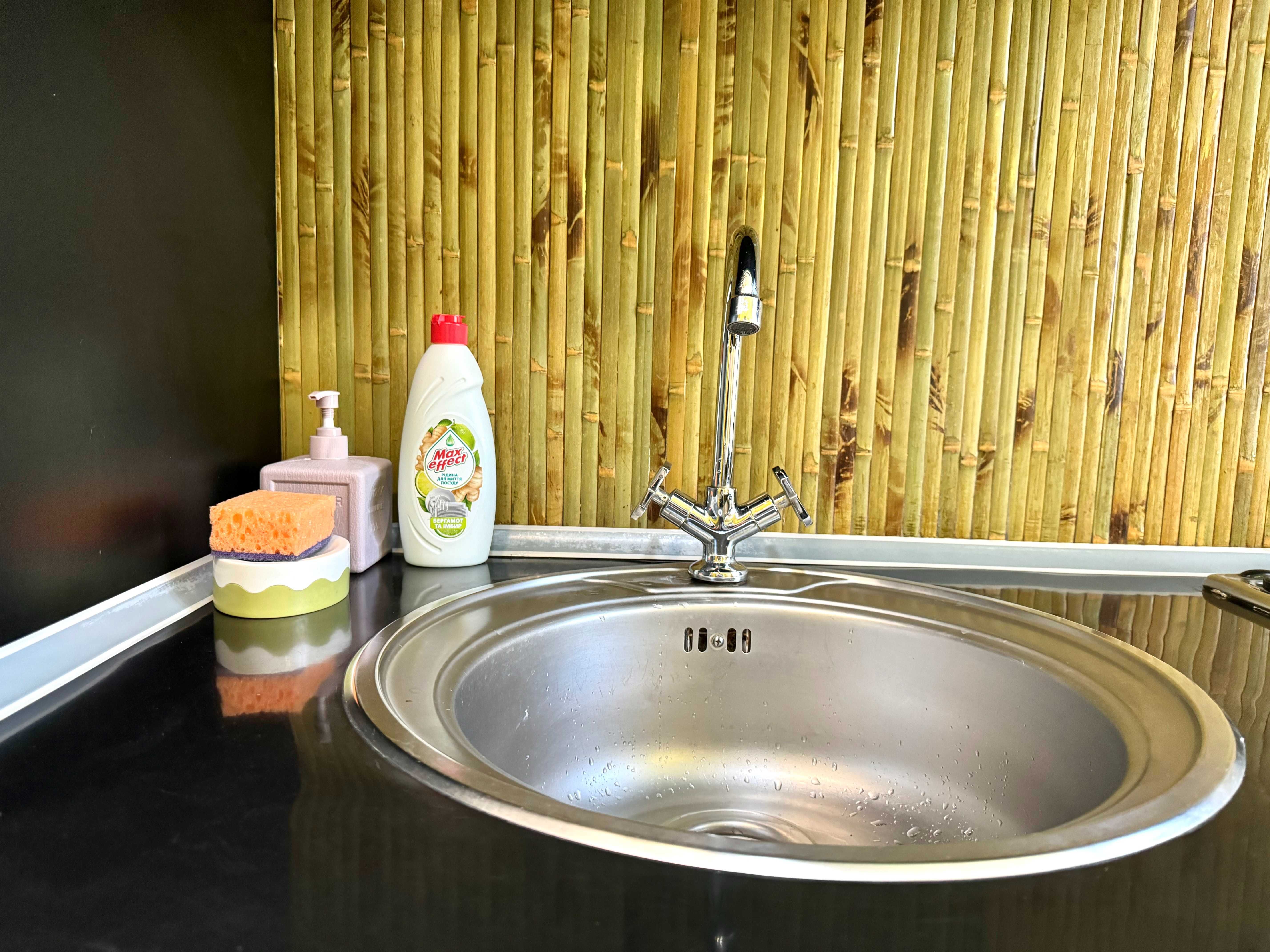 ApartPoltava 1кімн апартаменти ЦЕНТР кутова ВАННА,фіск. чек