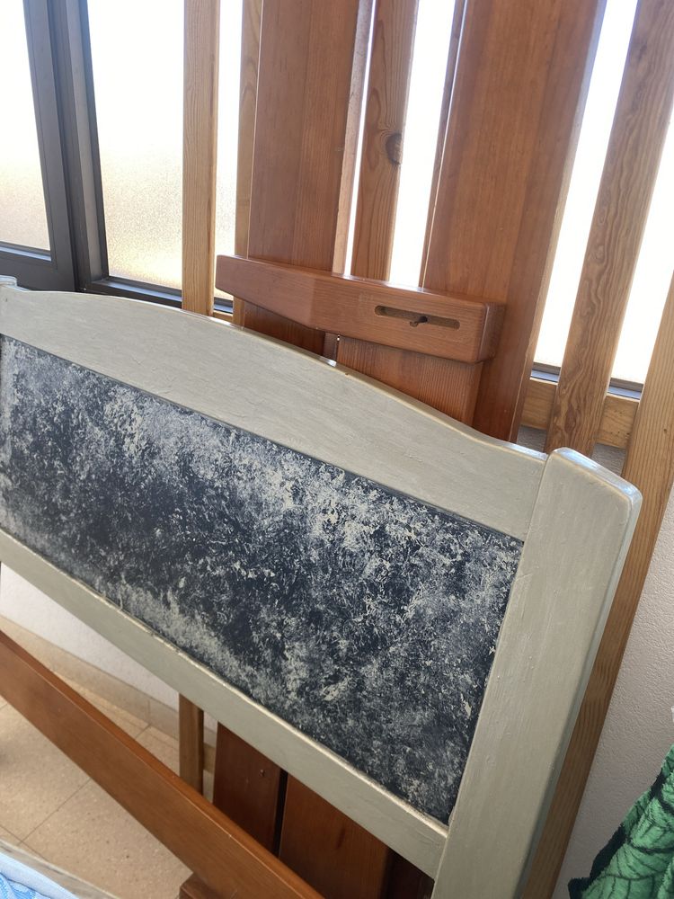 Cama em pinho solteiro  com colchão