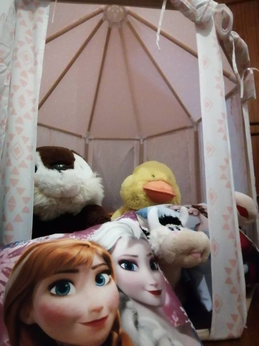 Tenda de tecido rosa