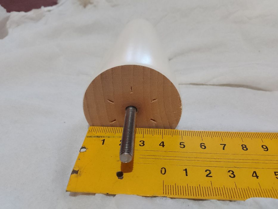 Ніжки дерев'яні. 2 шт одні 2 шт другі