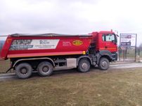 Transport kruszywa samochodem 4 osiowym kliniec piasek wysiewka tłucze
