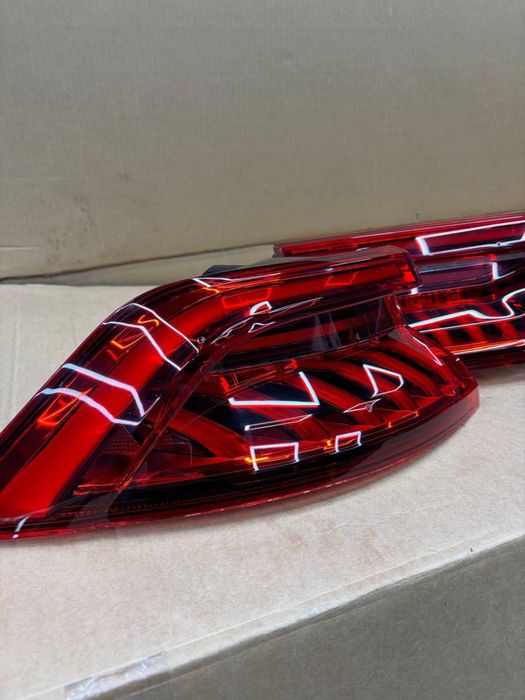 Задние фары AUDI Q8