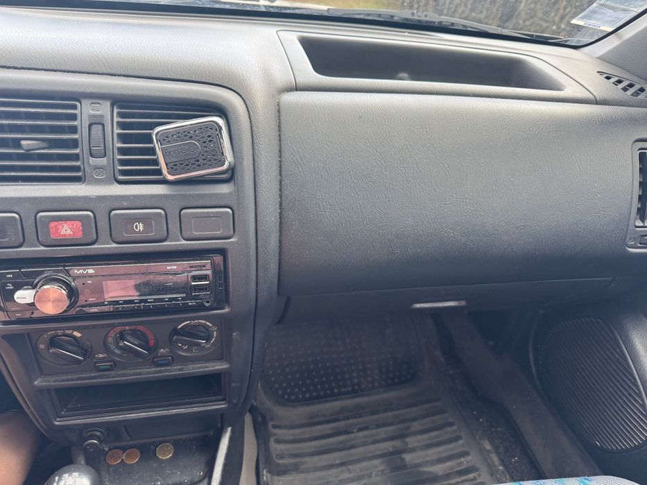 Nissan almera 1.4 SR