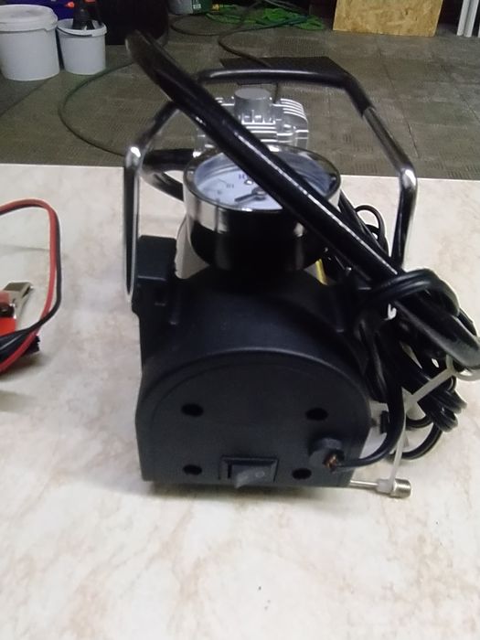 Компрессор автомобильный. Новый.