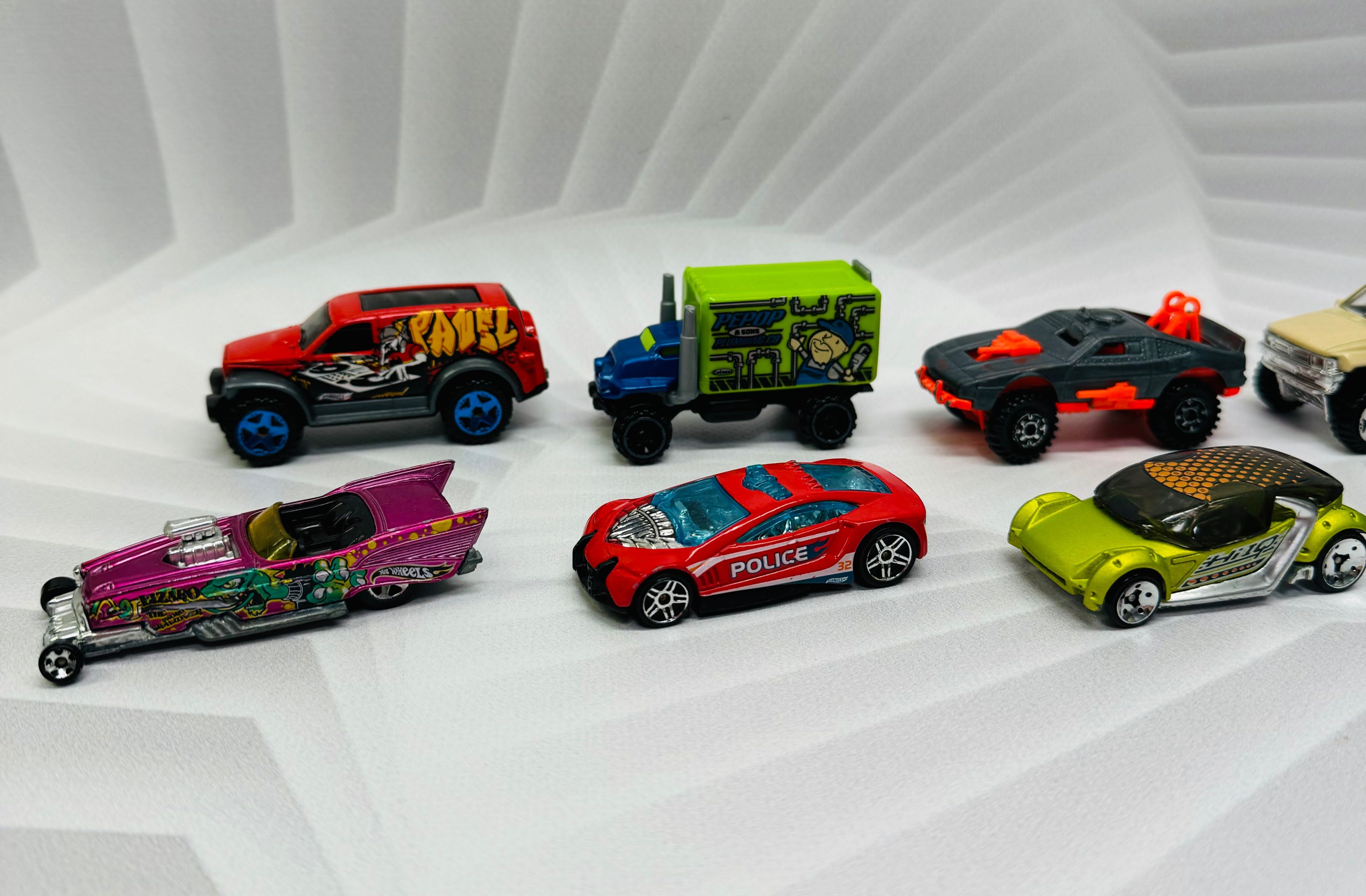 Машинки Hot Wheels Хол Вілс 10 штук Лот 27