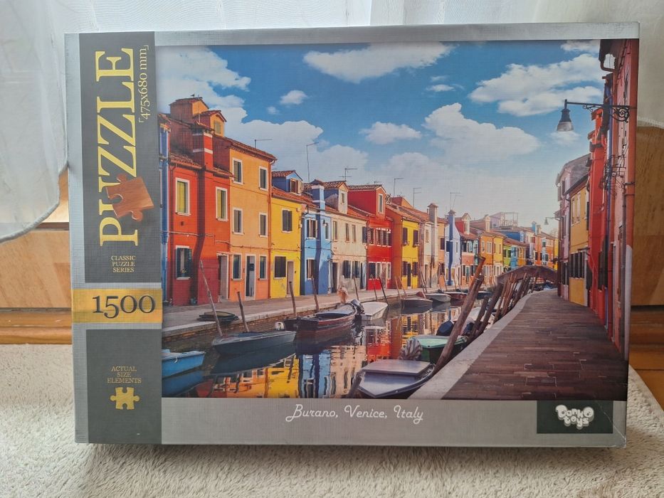 Пазли б/у в комплекті всі.