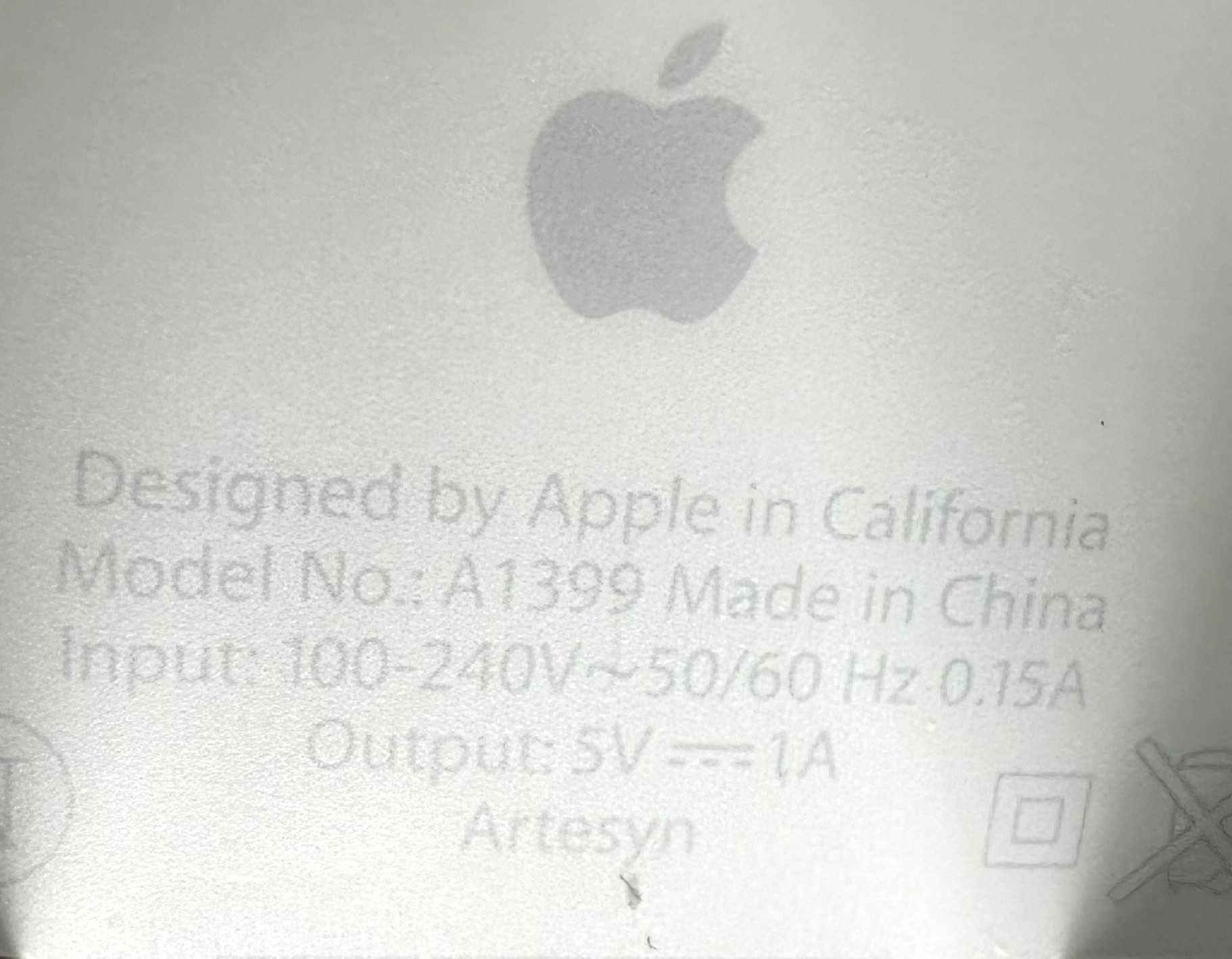 Зарядний комплектуючий пристрій для англ. розетки, адаптер Apple A1399
