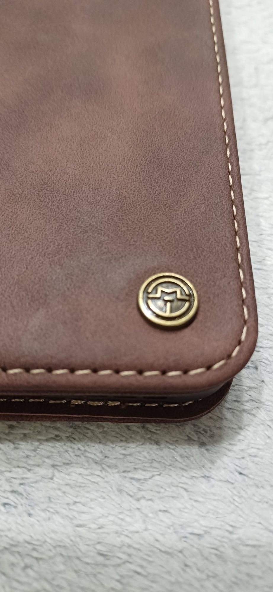 Nowe Etui Caseme z klapką do Motorola  Edge 40