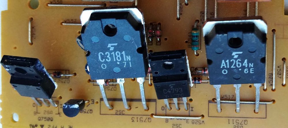 Транзистор A 940 1220 B 649 861 1274 1369 D 799 1138 1913 2061 C