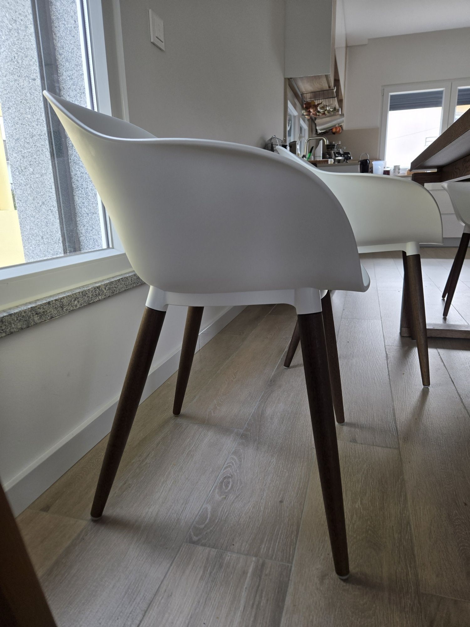 Cadeira branca Ikea