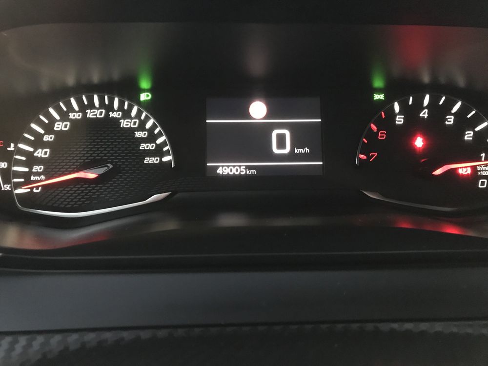 Peugeot 2008 1.2 gasolina 100cv