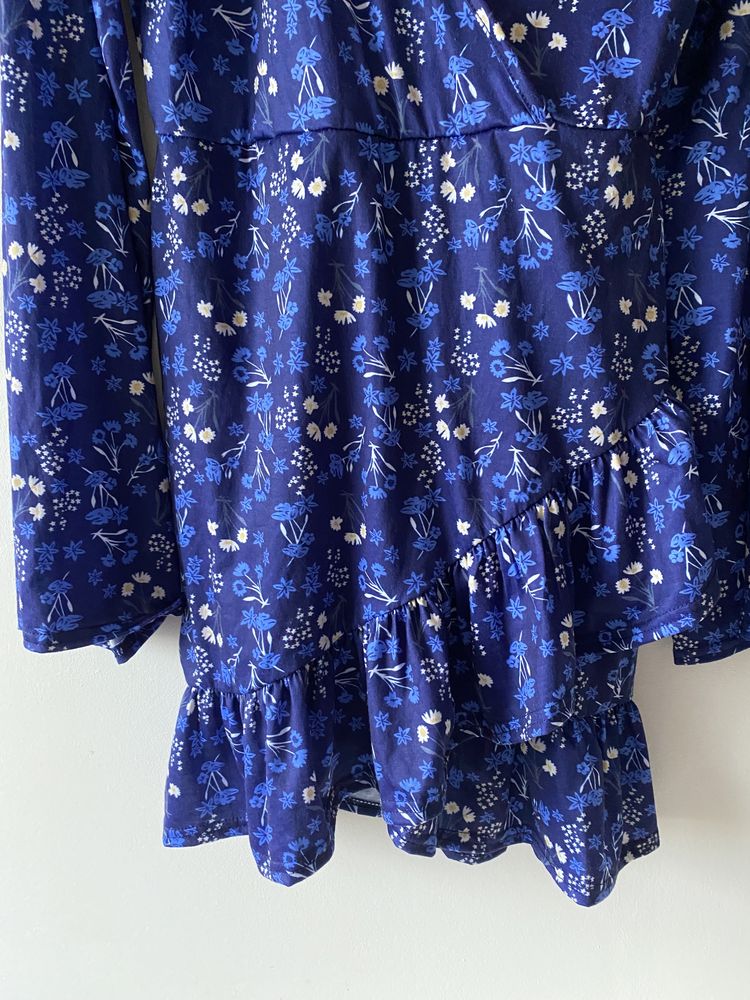 Nowa niebieska sukienka kwiaty falbanki kopertowa