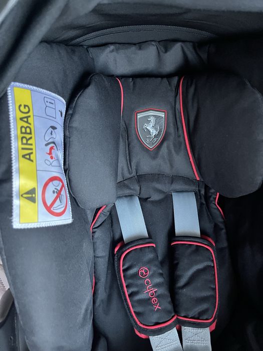 Cybex Cloud Z i‑Size Ferrari