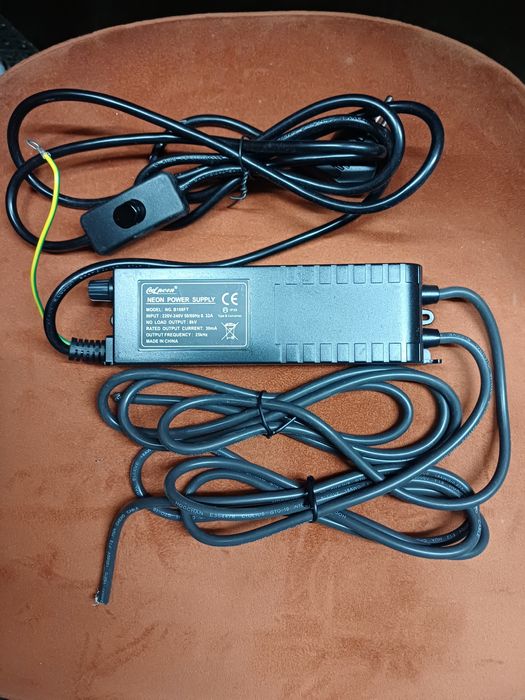 Zasilacz elektrobiczny Cool Neon do neonów.