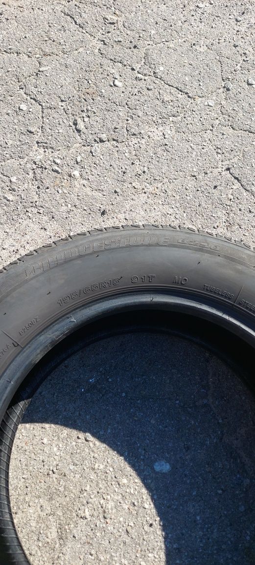 продам комплект літньої резини  195/65 R15 BRIDGESTONE