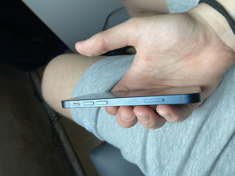 Iphone 13 mini bateria 93%