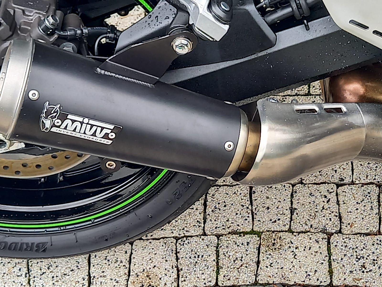 Kawasaki Z900 RS Z1000 MT09