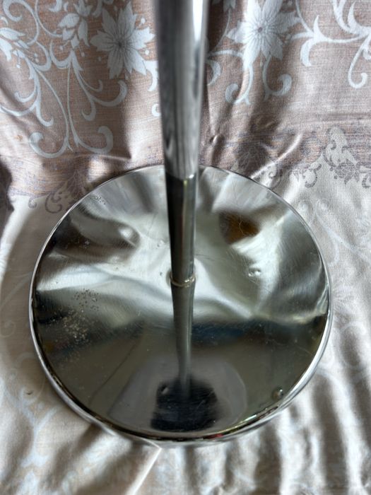 2 bustos femininos com base metálica ajustável