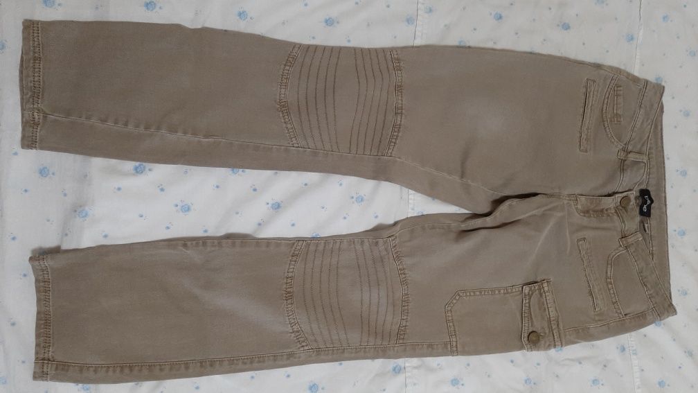женские джинсы фирмы BEBE